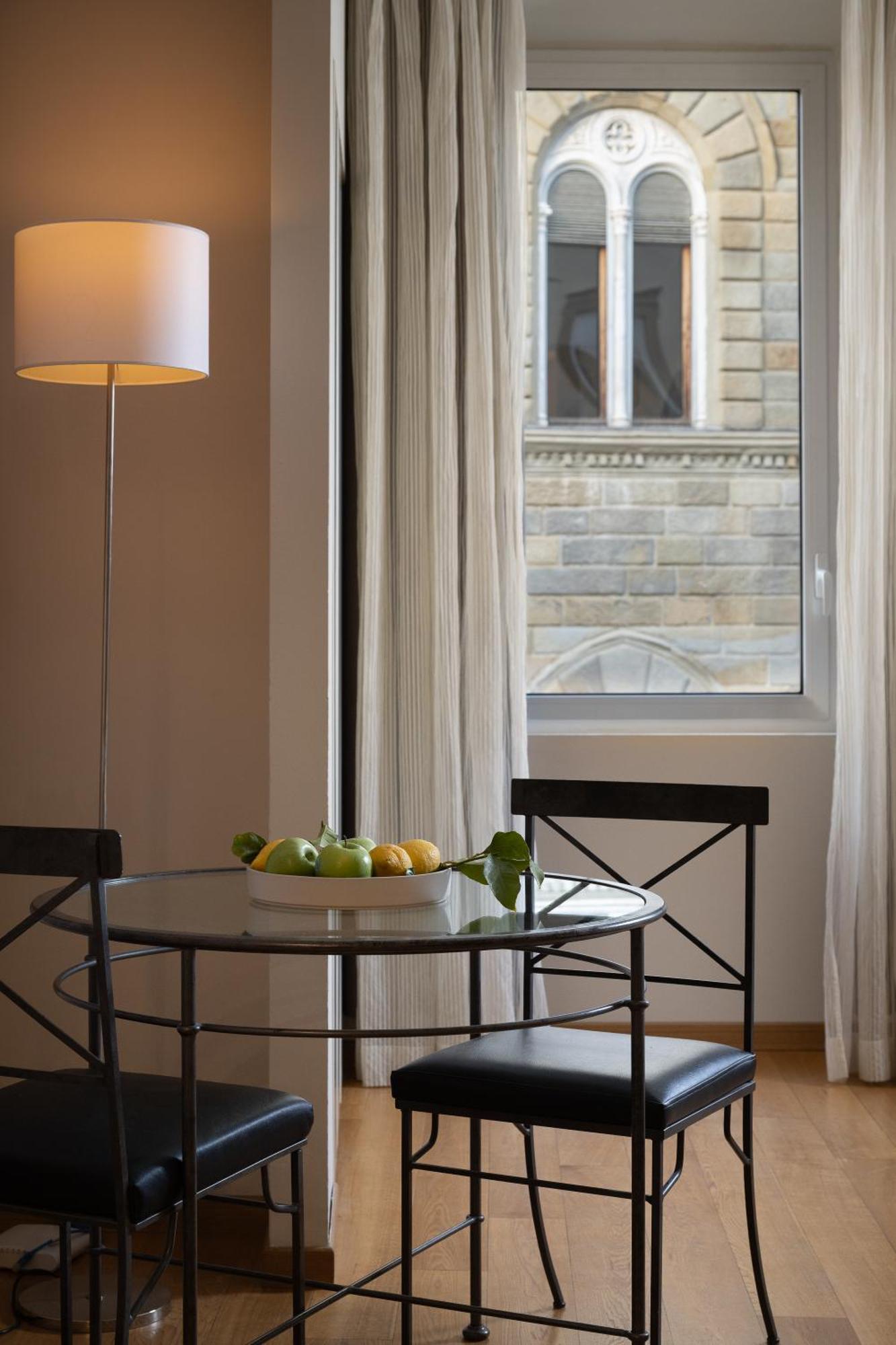 Relais Piazza Signoria Aparthotel Florence Exterior photo